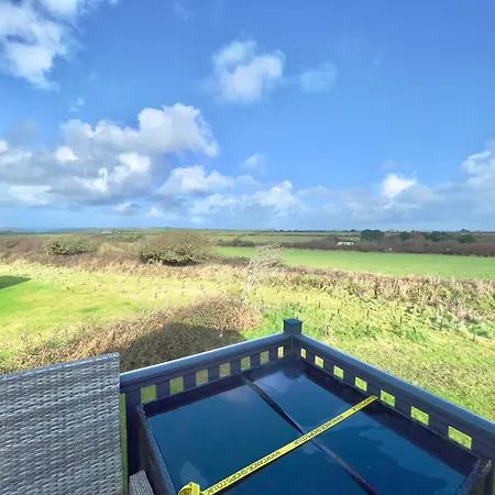 With Sea & Country Views * Newquay (Cornwall)